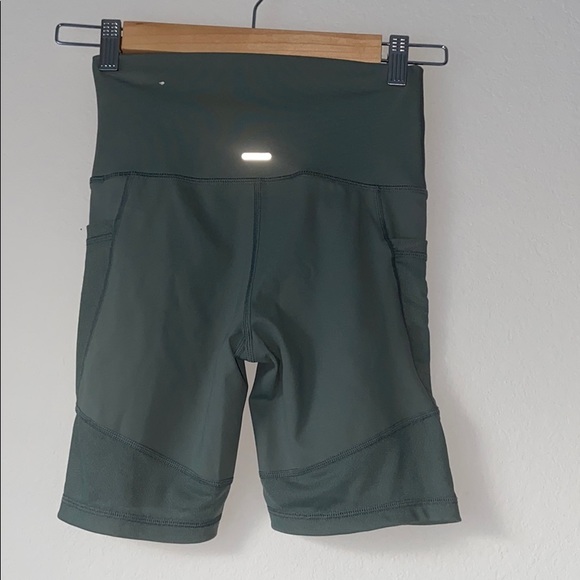 American Eagle Aries Biker Shorts 